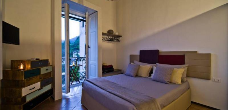 Bed And Travel Apartment La Minerva Suite Салерно Екстер'єр фото